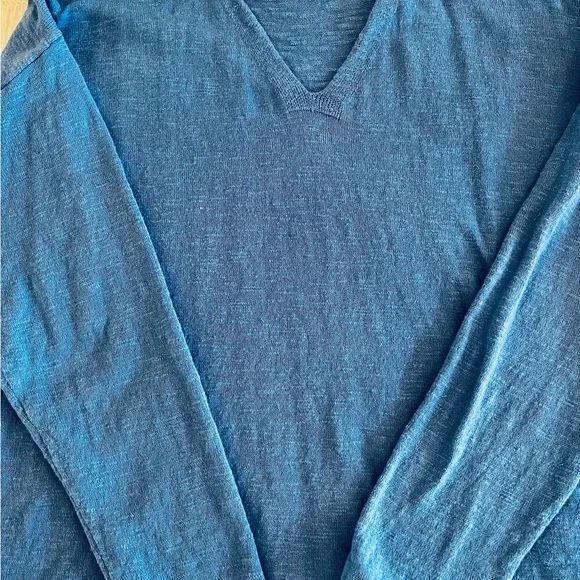 Women’s v-neck long sleeve sweater. Length from shoulder to hem is 24 inches. - Picture 3 of 5